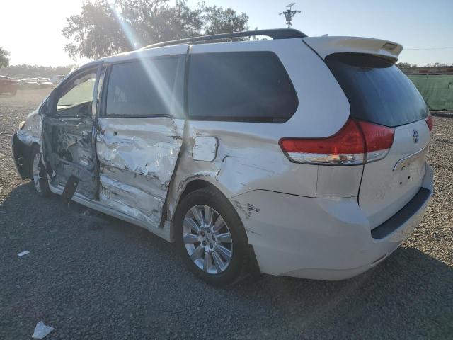Photo 2 from auction – 2011 TOYOTA SIENNA XLE with VIN 5TDYK3DC1BS145258