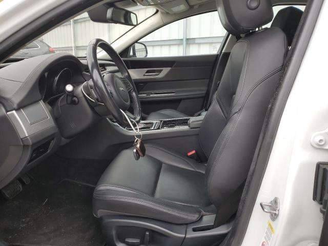 Photo 7 from auction – 2016 JAGUAR XF PREMIUM with VIN SAJBJ4BV2GCY16417