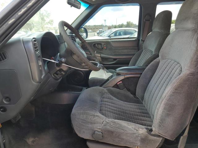 Photo 7 from auction – 2001 CHEVROLET BLAZER with VIN 1GNDT13WX1K244766