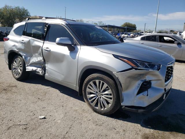 Photo 4 from auction – 2022 TOYOTA HIGHLANDER with VIN 5TDFZRAH6NS126330