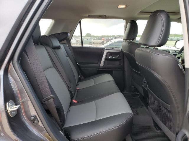 Photo 11 from auction – 2022 TOYOTA 4RUNNER SR with VIN JTEFU5JRXN5257603