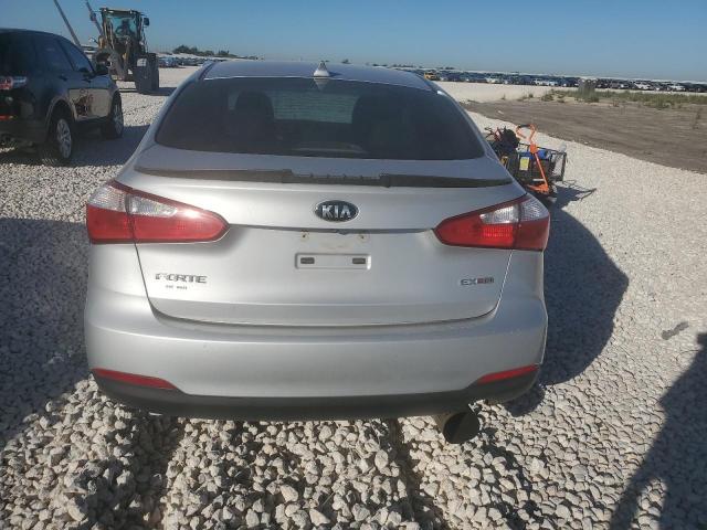 Photo 6 from auction – 2015 KIA FORTE EX with VIN KNAFX4A89F5361804