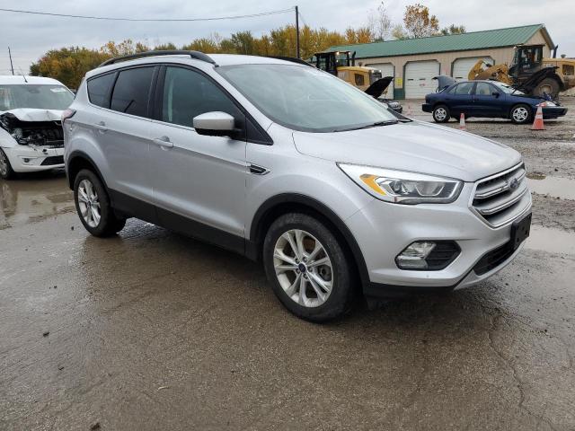 Photo 4 from auction – 2017 FORD ESCAPE SE with VIN 1FMCU9GD5HUB38258