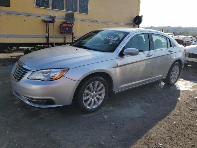 CHRYSLER 200 TOURIN 2012 مع رقم تعريف المركبة 1C3CCBBB4CN301428 - صورة من المزاد