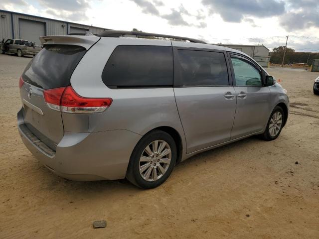 Photo 3 from auction – 2014 TOYOTA SIENNA XLE with VIN 5TDDK3DC7ES080936