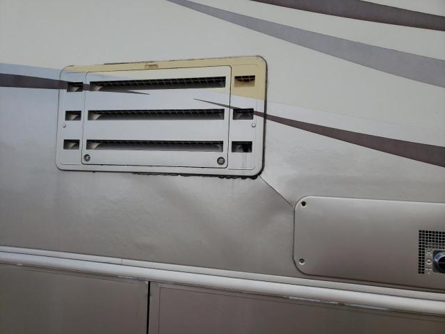 Photo 9 from auction – 1999 FREIGHTLINER CHASSIS X with VIN 4UZ6XFBC2XCG00347