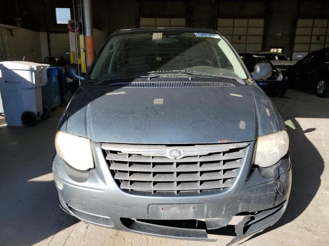 Photo 5 from auction – 2005 CHRYSLER TOWN & COU with VIN 2C4GP44R55R402118