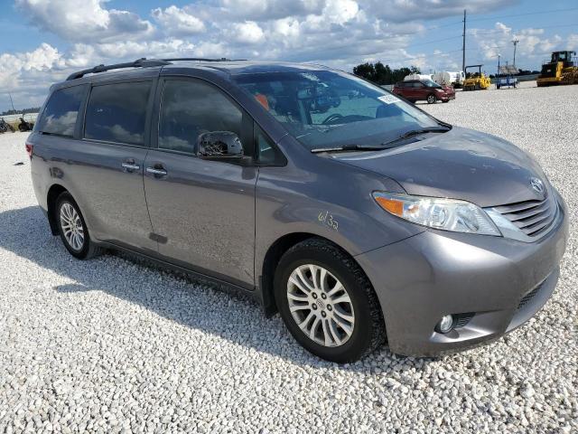 Photo 4 from auction – 2016 TOYOTA SIENNA XLE with VIN 5TDYK3DC4GS744727