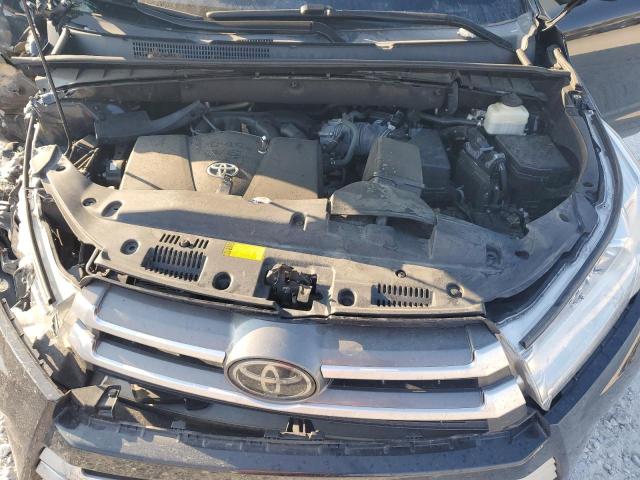 Photo 12 from auction – 2018 TOYOTA HIGHLANDER with VIN 5TDKZRFH7JS272379
