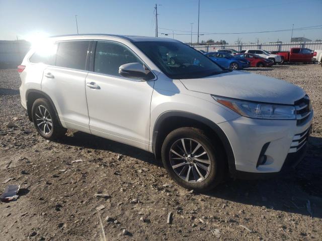 Photo 4 from auction – 2018 TOYOTA HIGHLANDER with VIN 5TDJZRFH4JS828918
