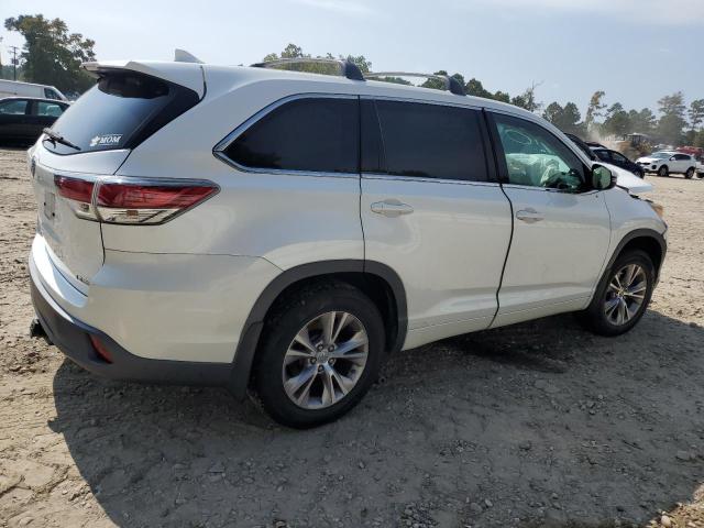 Photo 3 from auction – 2015 TOYOTA HIGHLANDER with VIN 5TDBKRFH1FS202095