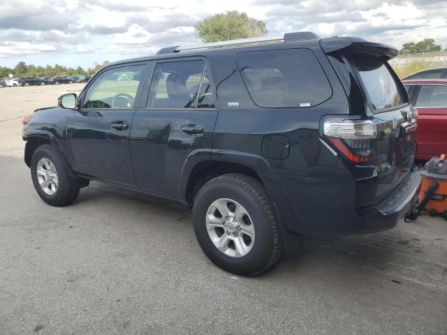 Photo 2 from auction – 2023 TOYOTA 4RUNNER SR with VIN JTEEU5JRXP5290244