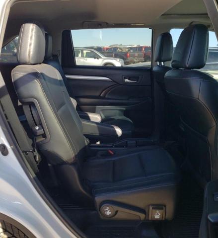 Photo 11 from auction – 2018 TOYOTA HIGHLANDER with VIN 5TDJZRFH9JS533832