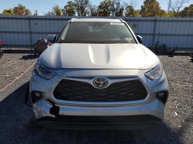 Photo 5 from auction – 2021 TOYOTA HIGHLANDER with VIN 5TDHZRBHXMS106667