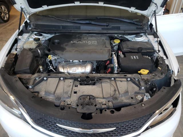 Photo 11 from auction – 2015 CHRYSLER 200 LIMITE with VIN 1C3CCCABXFN569556