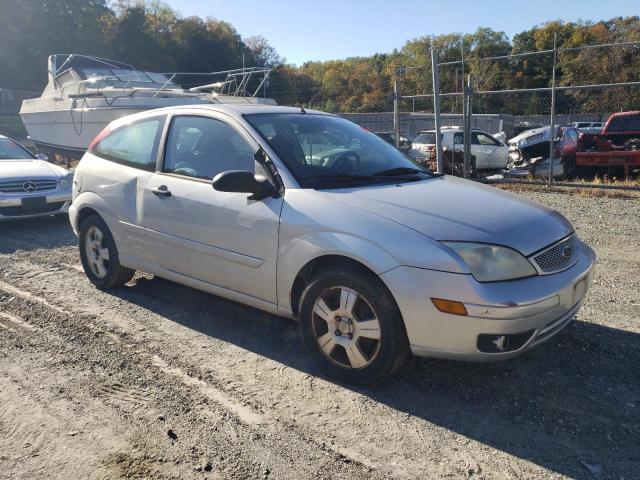 Photo 4 from auction – 2005 FORD FOCUS ZX3 with VIN 3FAFP31N15R137902