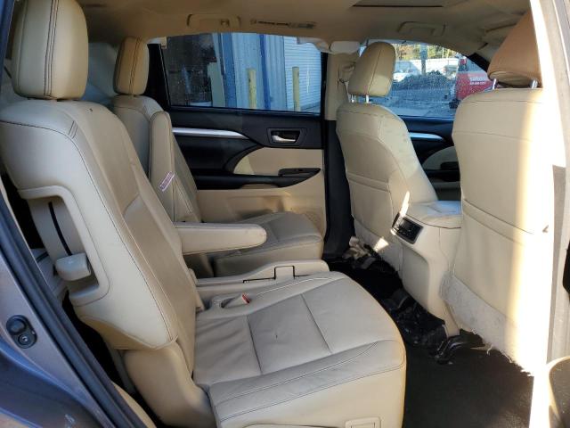 Photo 10 from auction – 2017 TOYOTA HIGHLANDER with VIN 5TDJZRFH2HS440421