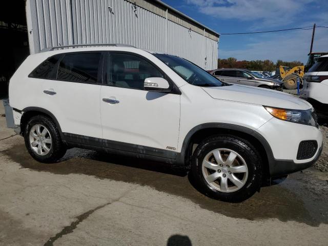 Photo 4 from auction – 2013 KIA SORENTO LX with VIN 5XYKTDA22DG312179