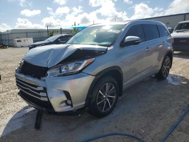 TOYOTA HIGHLANDER 2017 with VIN 5TDJZRFH7HS412176 - Photo from auction