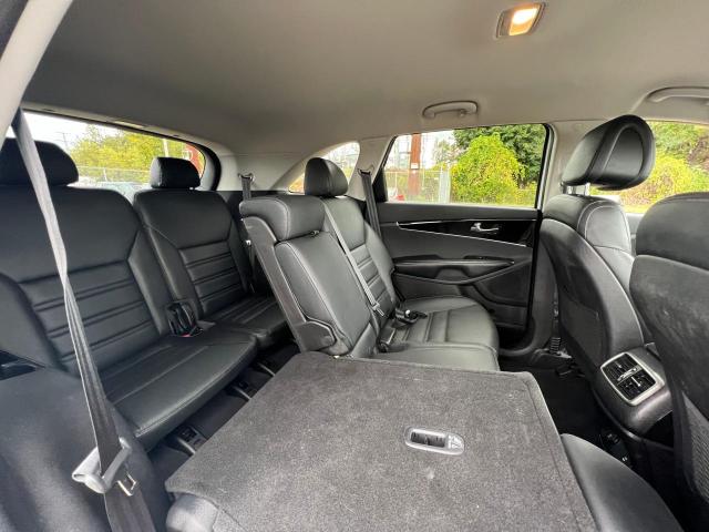 Photo 6 from auction – 2016 KIA SORENTO EX with VIN 5XYPHDA59GG006537