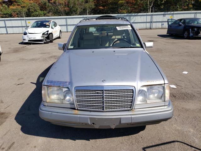 Photo 5 from auction – 1994 MERCEDES-BENZ E 320 with VIN WDBEA92E6RF289409