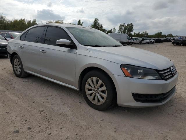 Photo 4 from auction – 2013 VOLKSWAGEN PASSAT S with VIN 1VWAH7A38DC009402