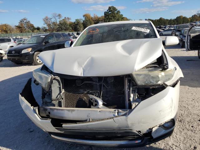 Photo 5 from auction – 2011 TOYOTA HIGHLANDER with VIN 5TDZK3EH5BS042357