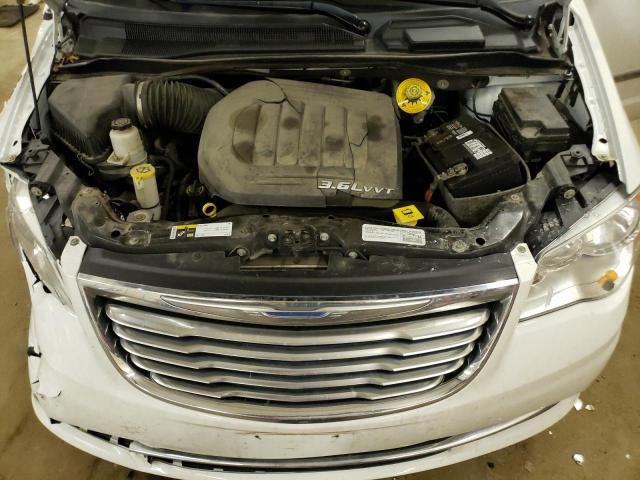 Photo 12 from auction – 2015 CHRYSLER TOWN & COU with VIN 2C4RC1BG7FR628666