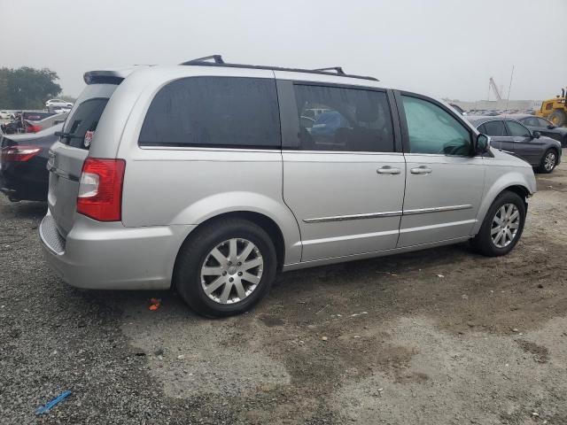Photo 3 from auction – 2011 CHRYSLER TOWN & COU with VIN 2A4RR8DG3BR704795