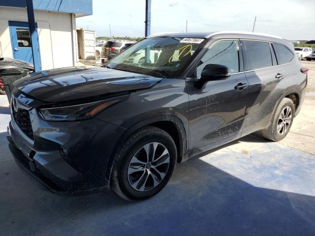 TOYOTA HIGHLANDER 2022 with VIN 5TDGZRAH1NS543777 - Photo from auction