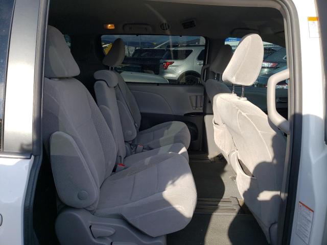 Photo 11 from auction – 2018 TOYOTA SIENNA LE with VIN 5TDKZ3DC9JS928991