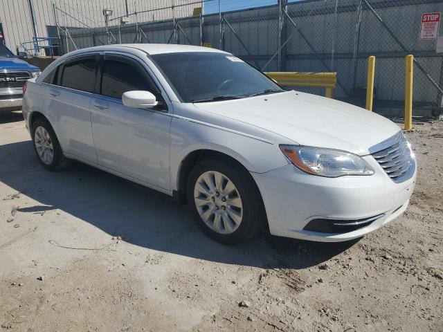 Photo 4 from auction – 2012 CHRYSLER 200 LX with VIN 1C3CCBAB3CN321011