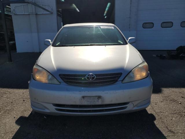 Photo 5 from auction – 2002 TOYOTA CAMRY LE with VIN 4T1BE32K62U619848