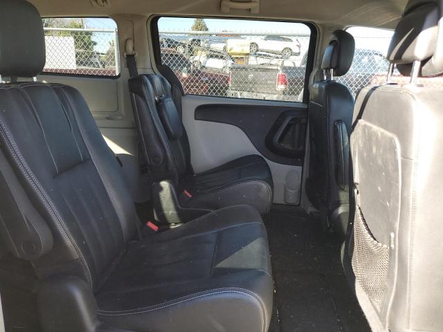 Photo 11 from auction – 2016 CHRYSLER TOWN & COU with VIN 2C4RC1BG5GR288578