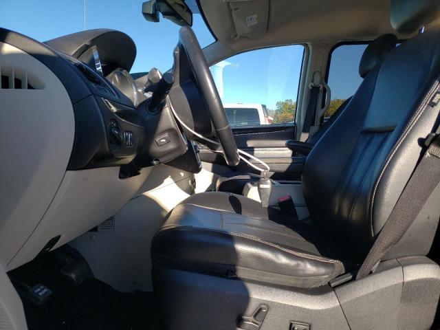 Photo 7 from auction – 2012 CHRYSLER TOWN & COU with VIN 2C4RC1CG6CR403858
