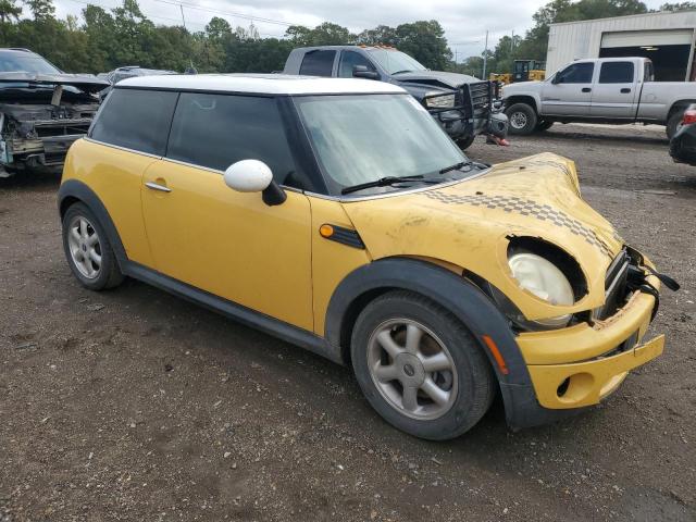 Photo 4 from auction – 2008 MINI COOPER with VIN WMWMF33518TT64606