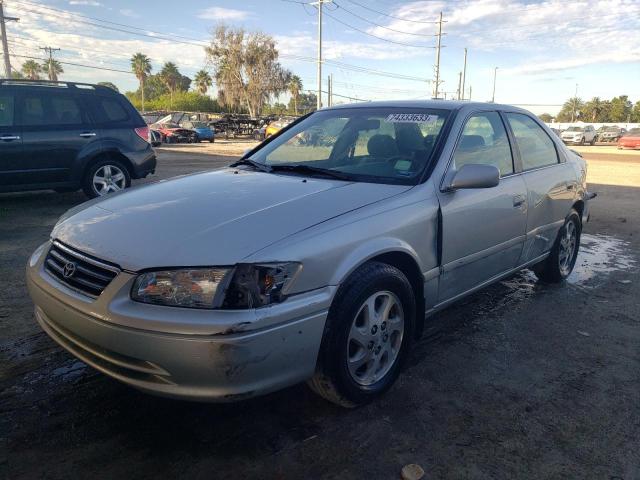 TOYOTA CAMRY LE 2000 with VIN 4T1BF22K1YU108628 - Photo from auction