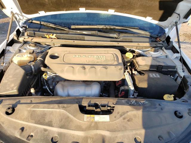 Photo 11 from auction – 2015 CHRYSLER 200 LIMITE with VIN 1C3CCCAB3FN501907