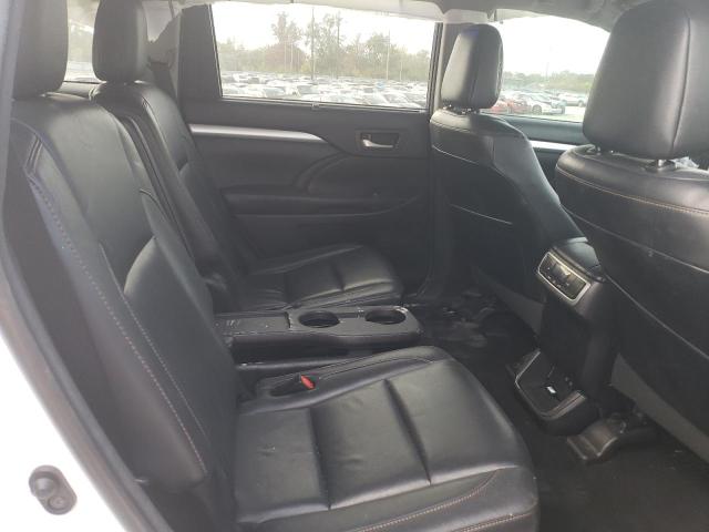 Photo 11 from auction – 2018 TOYOTA HIGHLANDER with VIN 5TDJZRFH0JS499179
