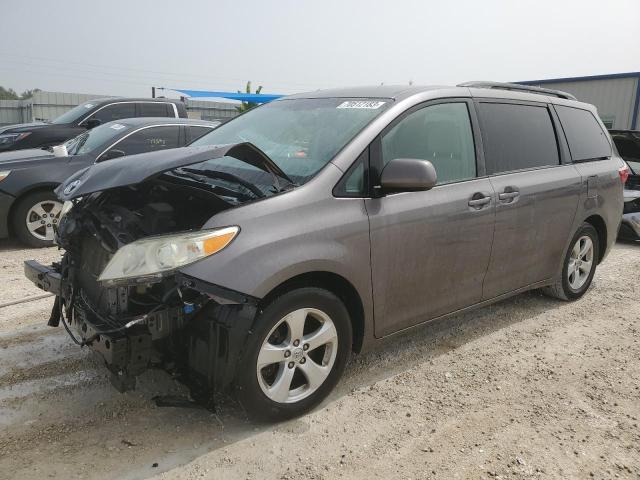 Photo 1 from auction – 2015 TOYOTA SIENNA LE with VIN 5TDKK3DC6FS532688