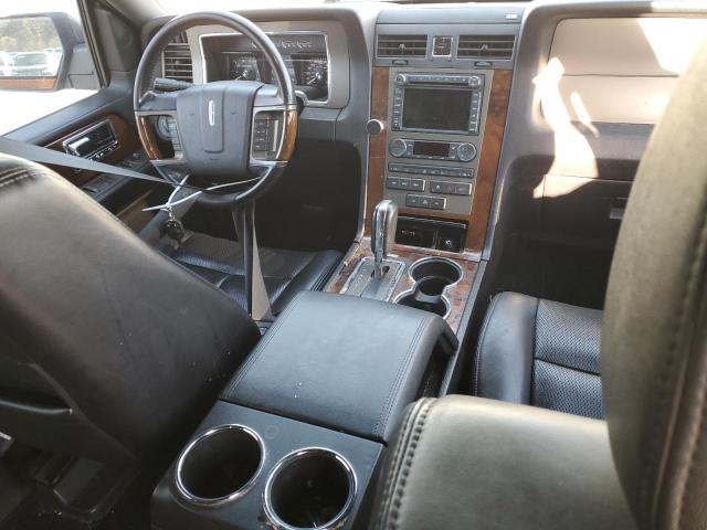 Photo 8 from auction – 2011 LINCOLN NAVIGATOR with VIN 5LMJJ3J58BEJ09883
