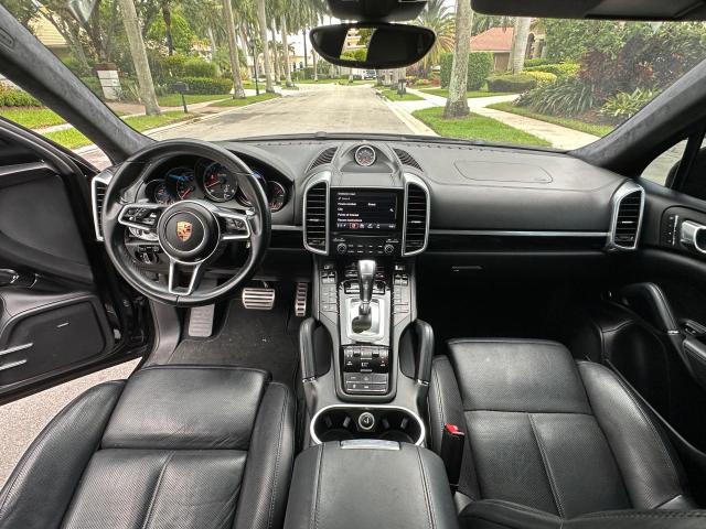 Photo 9 from auction – 2017 PORSCHE CAYENNE TU with VIN WP1AC2A29HLA92676