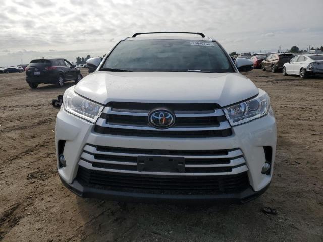 Photo 5 from auction – 2019 TOYOTA HIGHLANDER with VIN 5TDKZRFHXKS566442
