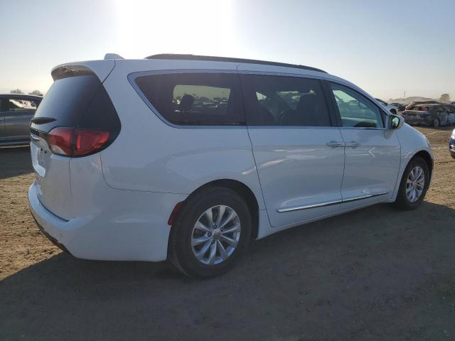 Photo 3 from auction – 2017 CHRYSLER PACIFICA T with VIN 2C4RC1BG9HR533819