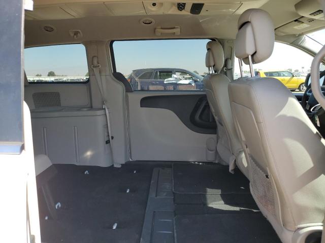 Photo 11 from auction – 2013 CHRYSLER TOWN & COU with VIN 2C4RC1BG2DR577171