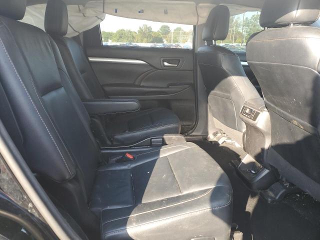 Photo 11 from auction – 2018 TOYOTA HIGHLANDER with VIN 5TDKZRFH7JS272379