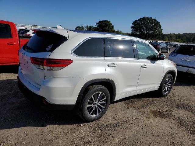 Photo 3 from auction – 2018 TOYOTA HIGHLANDER with VIN 5TDJZRFH2JS532375