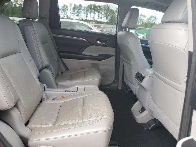 Photo 11 from auction – 2017 TOYOTA HIGHLANDER with VIN 5TDDGRFH0HS035855