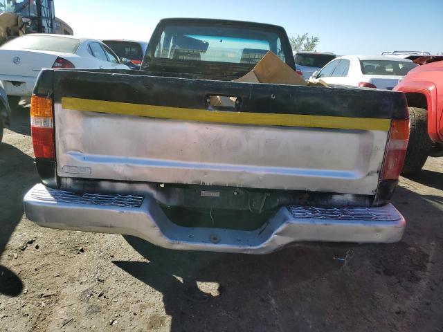 Photo 6 from auction – 1993 TOYOTA PICKUP 1/2 with VIN 4TARN81A6PZ062552