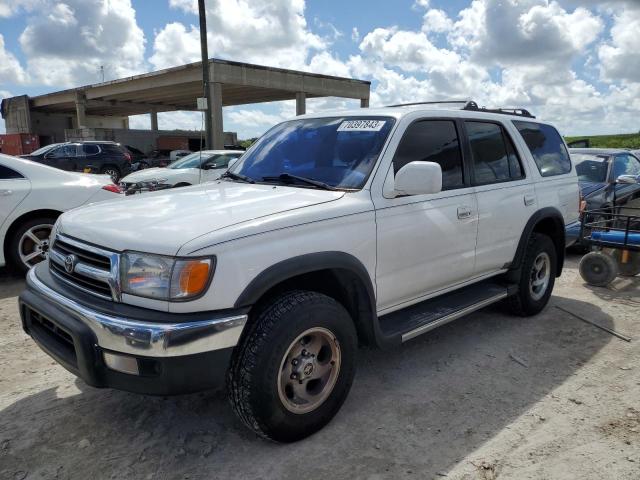 TOYOTA 4RUNNER SR 2000 with VIN JT3GN86RXY0178860 - Photo from auction